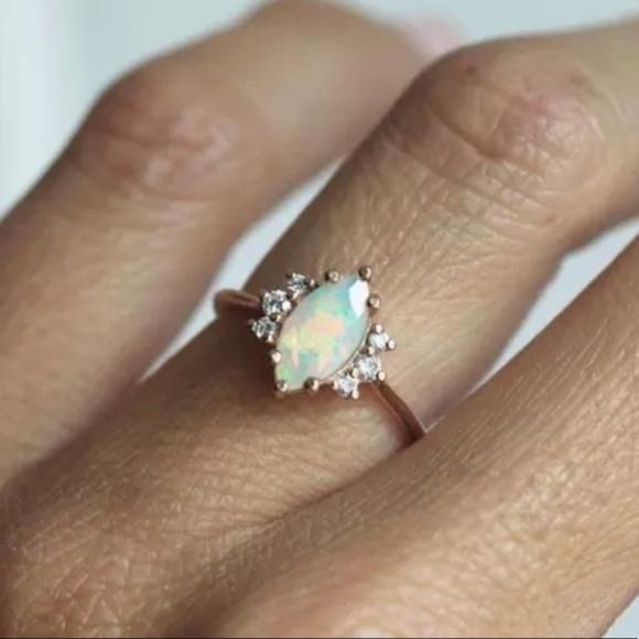 NEW GOLD OPAL DIAMOND RING, CUTE RING, SHINY RING. - Picture 3 of 5